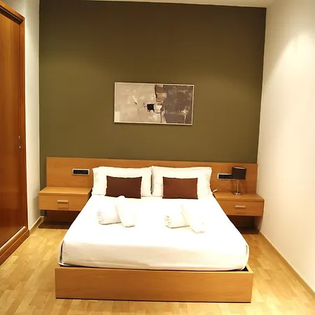 Places4stay Ramblas 2bd *